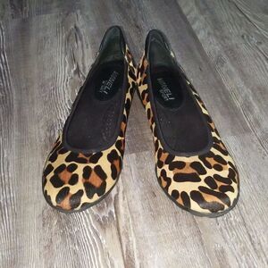 Vaneli Sport cheetah print flats Sz 8.5N NWOT